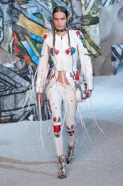 Look 15